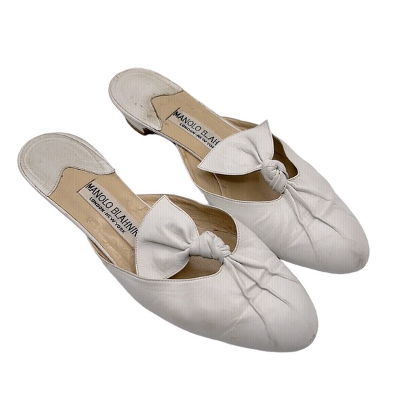 Manolo Blahnik Shoes - Manolo Blahnik White Leather Closed Toe Slip On Shoes with Small Heel Size 38.5